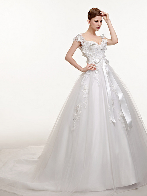 A-line Straps Tulle Wedding Gown Appliques