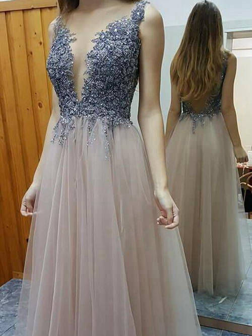 Gorgeous A-line V Neck Long Tulle Evening Wear