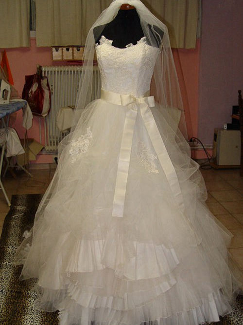 A-line Strapless Sweep Train Organza Lace Bridal Gown Sash