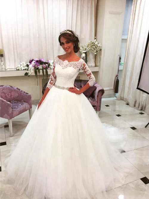 A-line Bateau Court Train Organza Wedding Dress Lace
