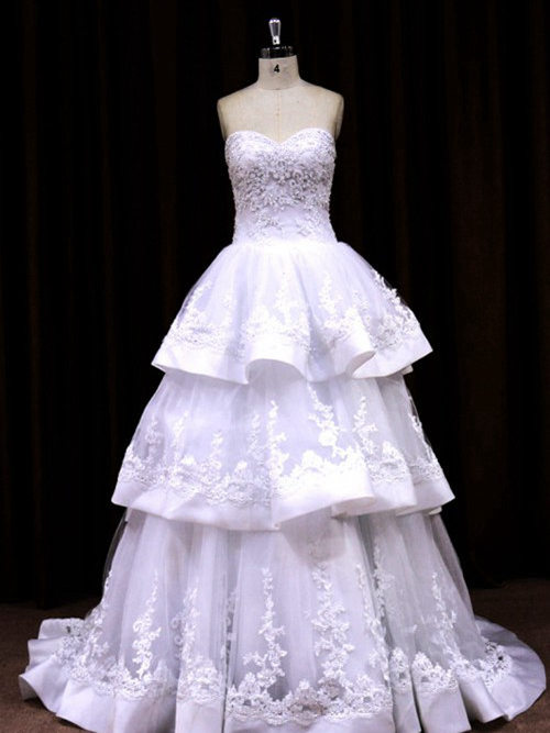 A-line Sweetheart Sweep Train Organza Wedding Dress Applique