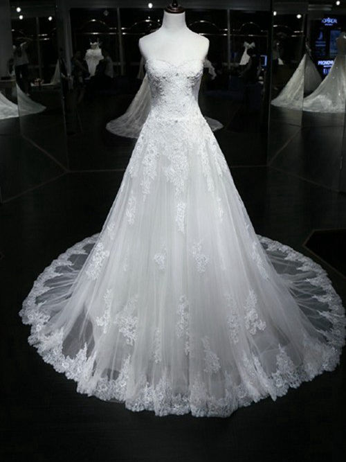 A-line Sweetheart Court Train Lace Wedding Dress