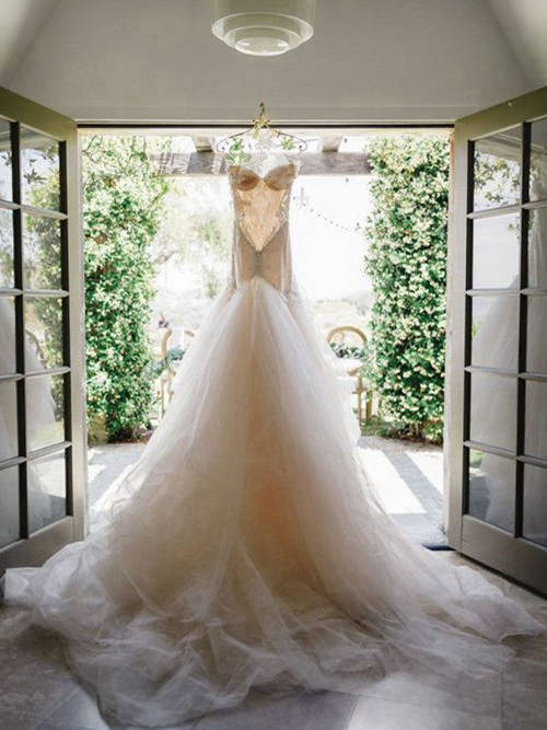 A-line Sweetheart Chapel Train Tulle Wedding Dress