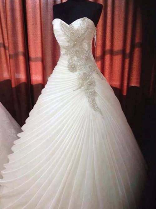 A-line Sweetheart Sweep Train Chiffon Wedding Dress Beading