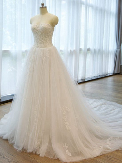 A-line Sweetheart Court Train Organza Bridal Wear