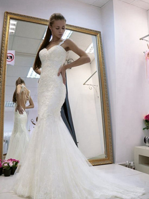 Mermaid Spaghetti Straps Court Train Lace Wedding Dress