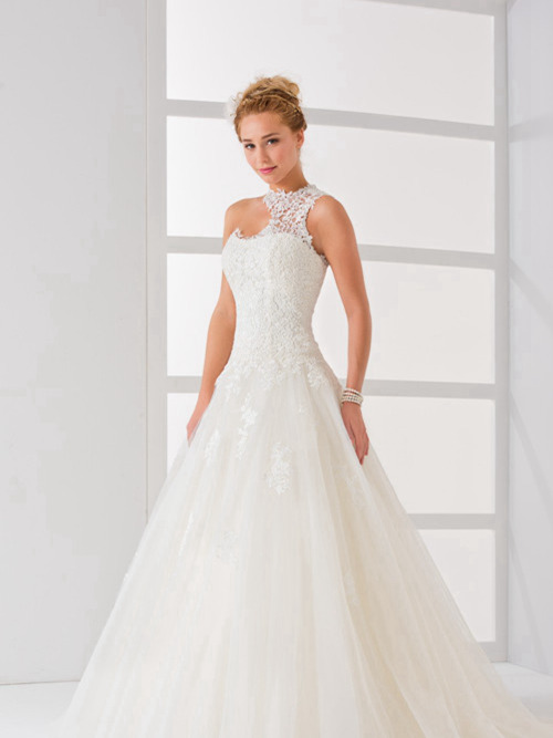 Princess Halter Court Train Tulle Bridal Dress With Lace