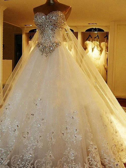 A-line Sweetheart Chapel Train Organza Bridal Dress