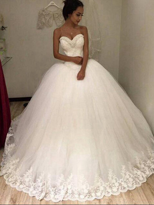 Ball Gown Sweetheart Sweep Train Organza Wedding Dress Lace