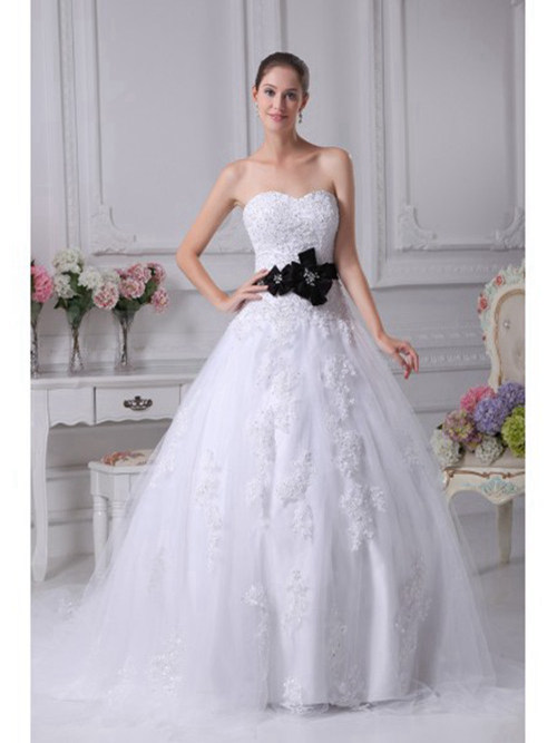A-line Sweetheart Organza Bridal Gown Bowknot Applique