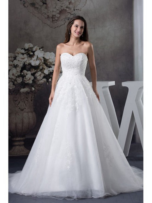 A-line Sweetheart Organza Wedding Gown Applique