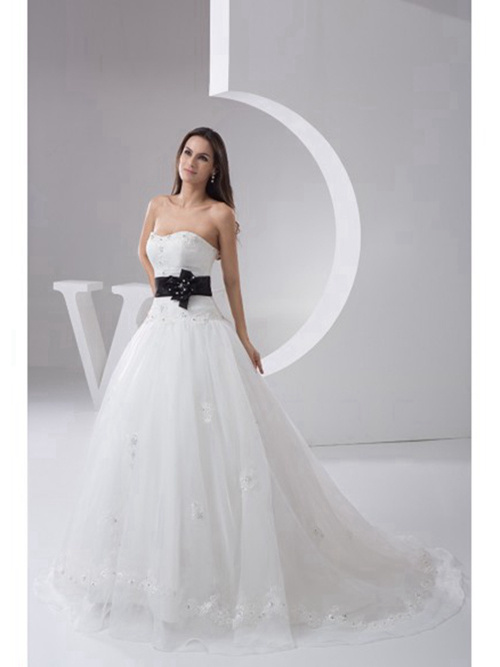 A-line Sweetheart Tulle Bridal Gown Applique Bowknot