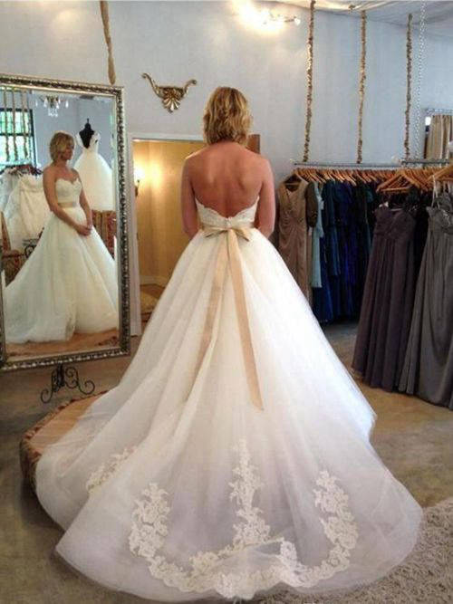 A-line Sweetheart Organza Wedding Wear Applique Sash