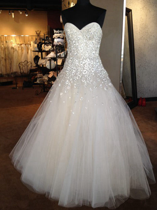 A-line Sweetheart Organza Wedding Dress Applique