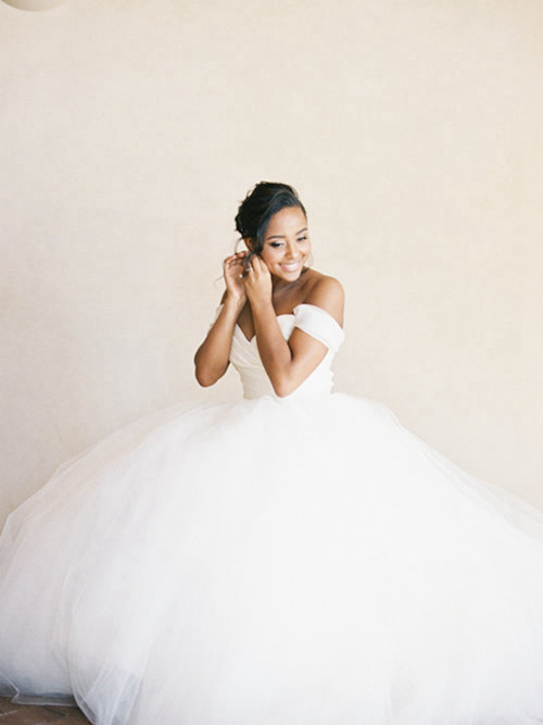 Ball Gown Off Shoulder Tulle Wedding Wear