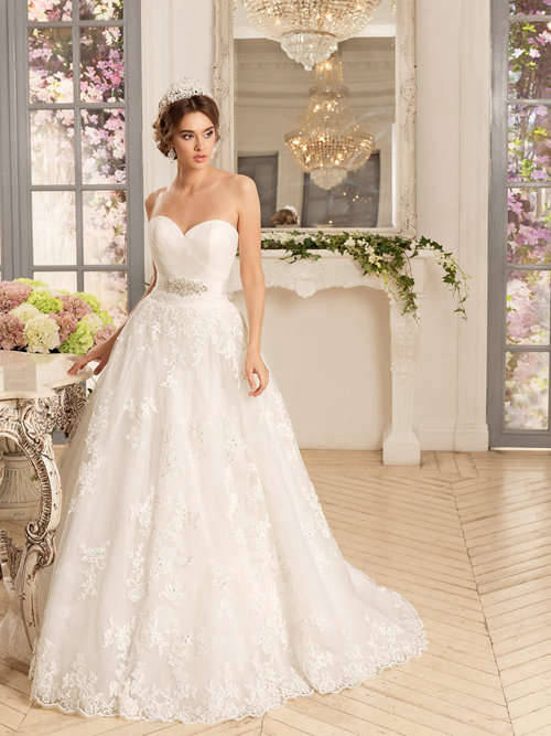 A-line Sweetheart Organza Wedding Gown Applique Beads