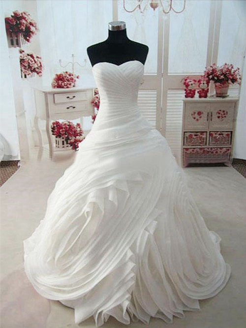 A-line Sweetheart Organza Wedding Gown Ruffles