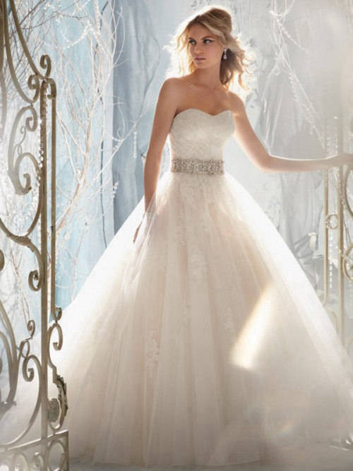 A-line Sweetheart Tulle Wedding Gown Beads Applique