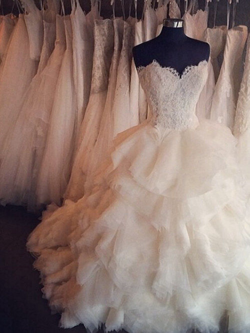 A-line Sweetheart Lace Organza Wedding Gown Ruffles