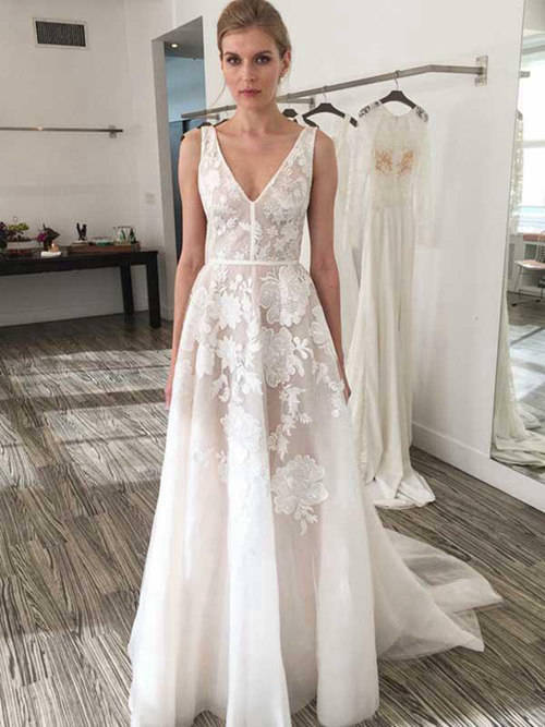 A-line V Neck Tulle Wedding Dress Applique