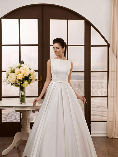 A-line Bateau Satin Wedding Gown Applique