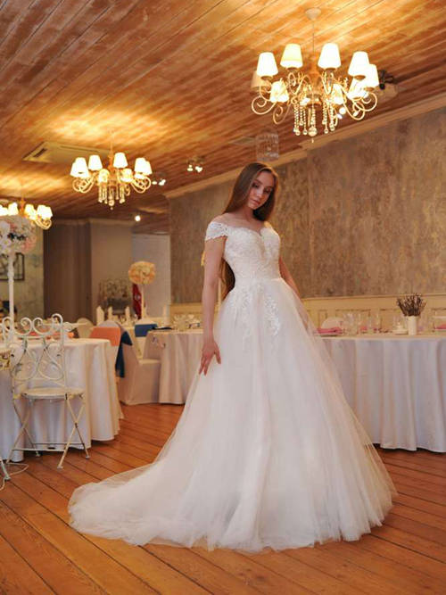 A-line Off Shoulder Tulle Lace Bridal Gown