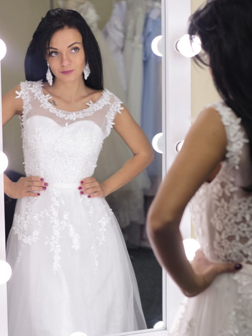 A-line Scoop Lace Tulle Wedding Gown