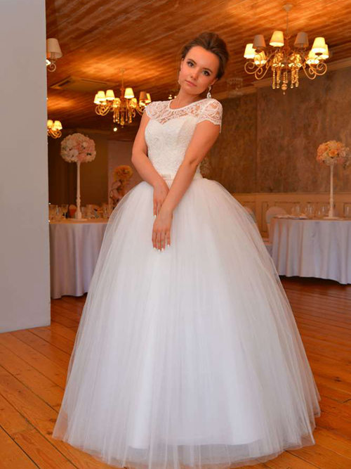 Ball Gown Scoop Lace Tulle Bridal Dress