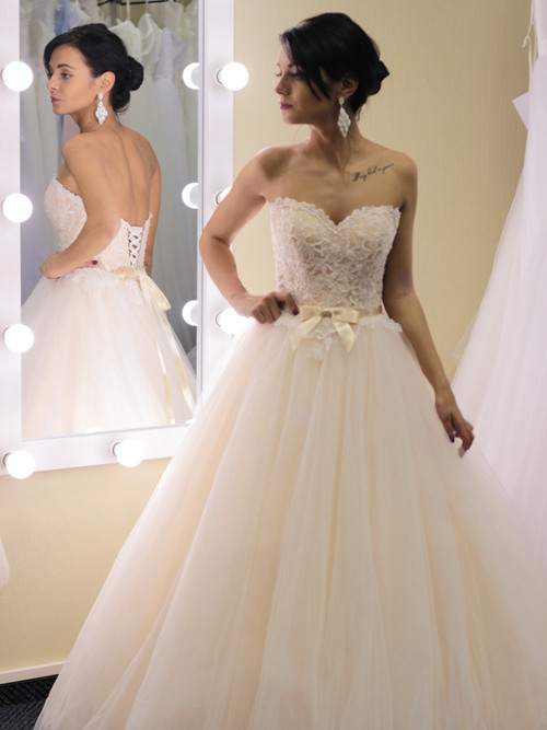 A-line Sweetheart Lace Tulle Wedding Dress Bowknot