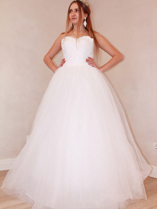Ball Gown Sweetheart Tulle Wedding Wear Embrodiery