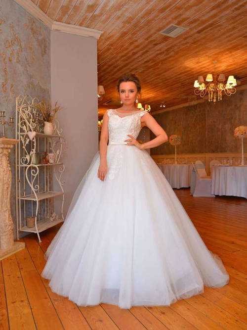 Ball Gown Scoop Tulle Lace Wedding Wear
