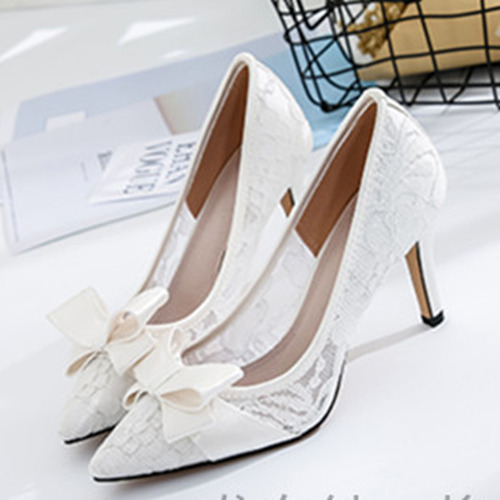 White Lace Bridal Shoes With Bowknot